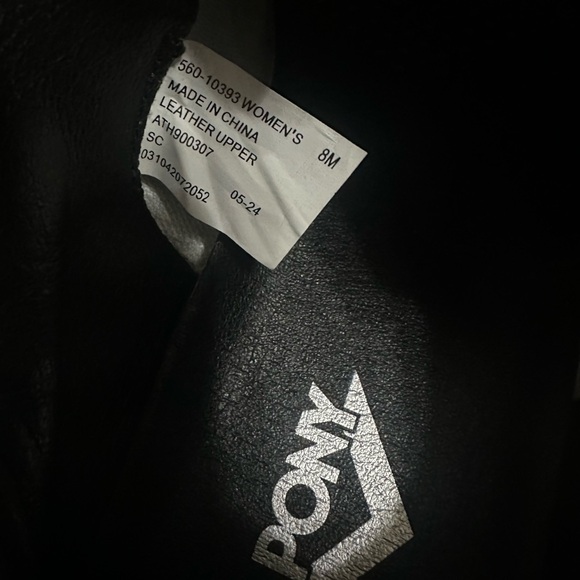 Women's Silver PONY sneakers, Size 8 M - Picture 10 of 10